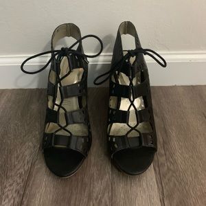 Black wedge heals